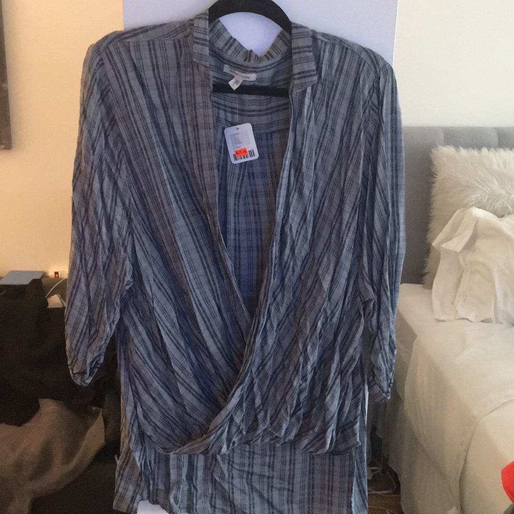 Adorable crossover high low blouse